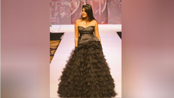 முதல்ல பொம்பளையா கண்ணியமா நடந்துக்குங்க.. நடிகையை விளாசி தள்ளிய நெட்டிசன்ஸ்!