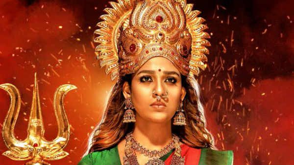 அவசர அவசரமாக மூக்குத்தி அம்மன் முழு லுக்கை ரிலீஸ் செய்ய இதுதான் காரணமா? கலாய்க்கும் நெட்டிசன்கள்!