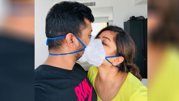 என் உதடும்.. உன் இதழும் சந்தித்தால்.. நடுவுல மாஸ்க் போடு.. அடடே என்னா கிஸ்ஸுய்யா!