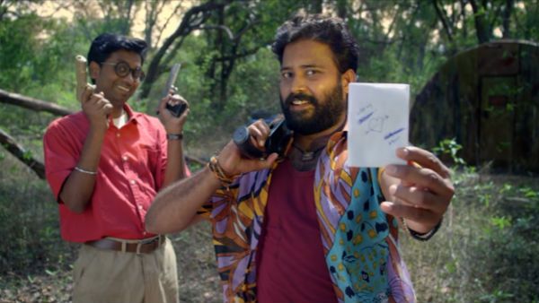 பல்லு படாம பாத்துக்கோ.. என்னடா பேரு வைக்கிறீங்க.. குடும்பத்தோட எப்படி பார்க்க முடியும்??