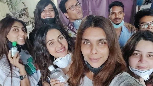 அடங்காத ரகுல் ப்ரீத் சிங்.. கொரோனா எச்சரிக்கையை மீறி ஷூட்டிங்.. அட்வைஸ் பண்ணும் ரசிகாஸ்!