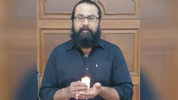 மிரட்டும் கொரோனா: விசு மறைவுக்கு வீட்டில் இருந்தே மெழுகுவர்த்தி ஏற்றி அஞ்சலி செலுத்திய பிரபல நடிகர்!