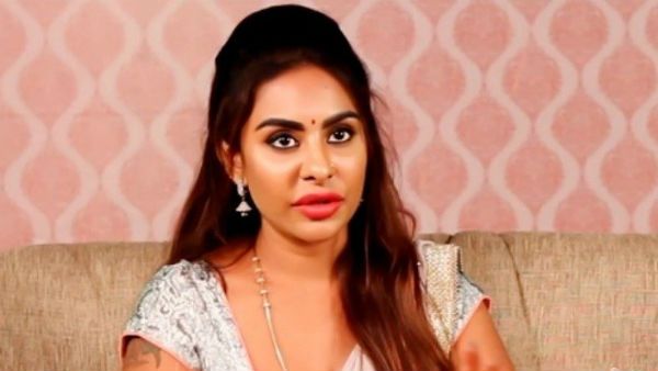 தொடர் உடலுறவு கொரோனா வைரஸை கொல்லும்.. அள்ளிவிட்ட சர்ச்சை நடிகை.. அடித்துத் தூக்கிய ஃபேஸ்புக்!