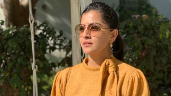 ஹேப்பி பர்த்டே பாப்பா.. இதனால் தான் வரலக்ஷ்மிக்கு மக்கள் செல்வி பட்டம் கிடைத்ததா?