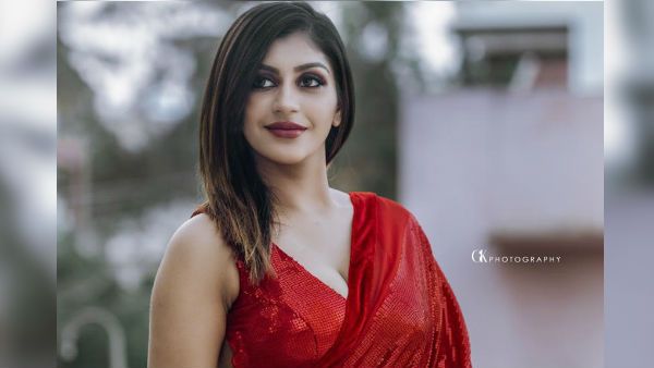 செந்நிற சேலையில் ததும்பும் யாஷிகாவின் அழகு.. இப்படி உசுப்பேத்தி உசுப்பேத்தியே..!