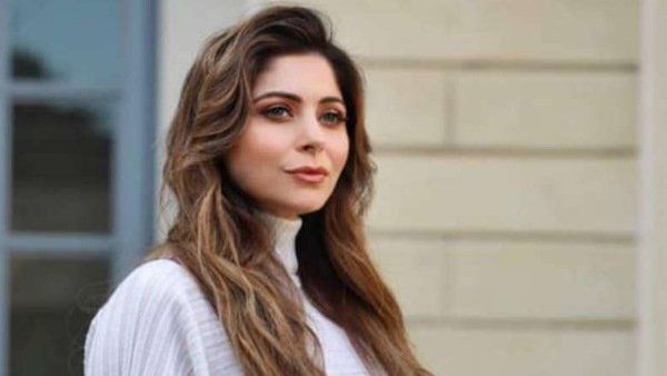 கொரோனாவால் பாதிக்கப்பட்டவர்களுக்கு பிளாஸ்மா தானம்.. ஜனாதிபதி வரை மிரளவிட்ட பிரபல பாடகி முடிவு!