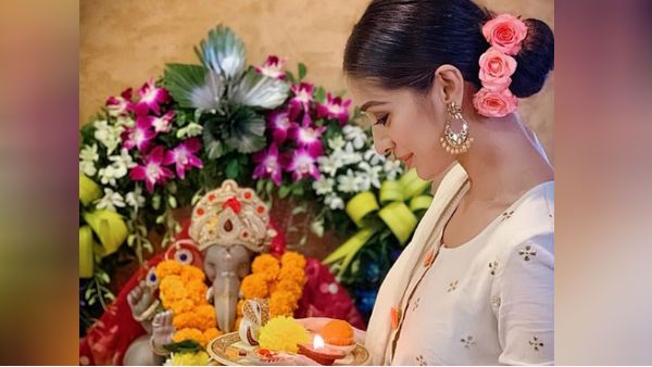 கொரோனாவை விரட்டு கணேஷா.. சங்கடஹர சதுர்த்தி.. விநாயகரிடம் இப்படி வேண்டிய ராய் லக்‌ஷ்மி!