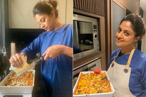 லஸானியா .. மேல்நாட்டு ரெசிப்பி.. சமைத்து அசத்திய நதியா.. வைரல் புகைப்படம் !