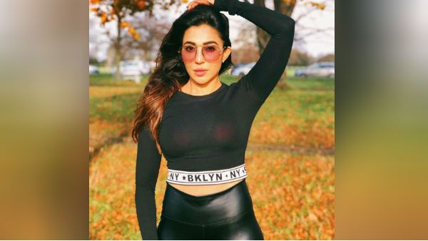 பார்வதி நாயர் கொடுத்த முத்தம்.. இது காதலை பரப்பும் !