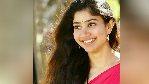 சிம்பிளாக.. அழகாக.. சாய் பல்லவி..புகைப்படங்களை பதிவிடும் நெட்டிசன்ஸ்!