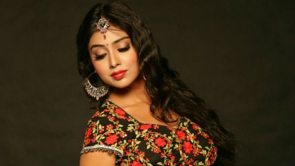 அறிகுறியெல்லாம் அப்படியே இருக்கே.. பதறியடித்து கணவரை ஹாஸ்பிட்டலுக்கு அழைத்து சென்ற நடிகை ஸ்ரேயா!