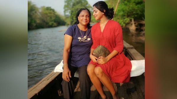 அமலா பாலா.. அனாபெல்லா பேயா.. முன்ன எலும்புக்கூடு.. இப்போ இத்தனை பல்ப்.. ஒரு மார்க்கமாவே ஆயிட்டாரே!