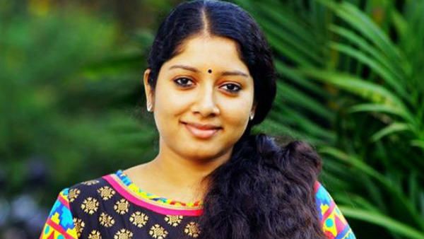 ரொம்ப வக்கிரம் புடிச்சு அலையுறானுங்க.. எத்தனை தடவை தான் பிளாக் பண்றது.. பிரபல நடிகை ஆவேசம்!