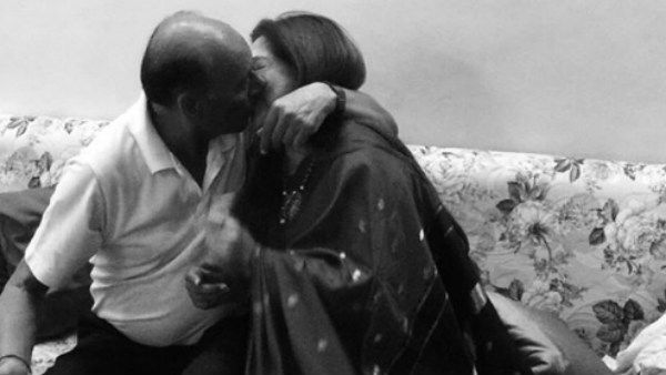 இன்னாம்மா லிப் கிஸ் அடிக்கிறாங்க.. பிரபல நடிகை ஷேர் செய்த போட்டோ.. அதில் இருப்பது யார் தெரியுமா?