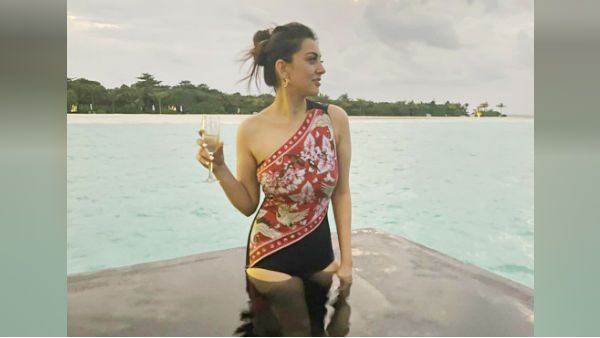 அரைகுறை ஆடை.. கையில் மதுவுடன்.. ஹன்சிகாவின் இன்ஸ்டா அலப்பறை !