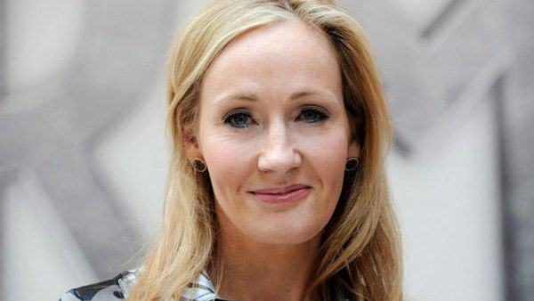 1.2 மில்லியன் டாலர் கொரோனா நிதி.. வீடு இல்லாம வாடும் ஏழைகளுக்கு வழங்கிய ஹாரிபாட்டர் எழுத்தாளர்!