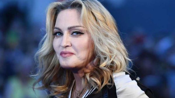 கொரோனா பாதிப்பில்லை.. கடவுளுக்கு நன்றி..நான் இப்போது நன்றாக இருக்கிறேன்..பிரபல பாப் பாடகி தகவல்