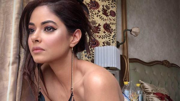 வாக்கிங் சென்ற நடிகை அப்பாவிடம் கத்திமுனையில் வழிபறி.. ஆவேசமான ஹீரோயின்.. அதிரடி காட்டிய போலீஸ்!