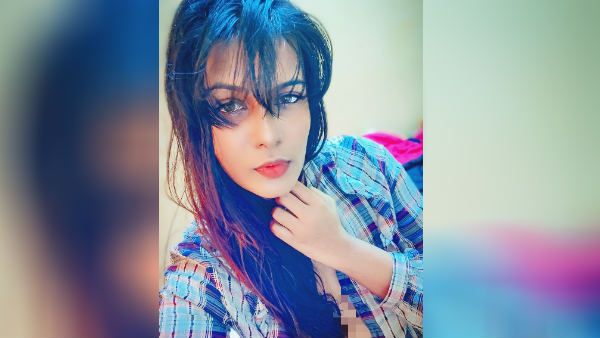 ஒரு வேளை வெட்கம் வந்துருக்குமோ.. தாராளமா காட்டிய அந்த இடத்தை பிளர் பண்ணிட்டாரே மீரா மிதுன்!