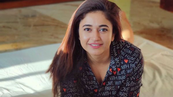 கோலிவுட்டின் மாஸ்டர் விஜய் தான்.. நடிகை பூனம் பஜ்வா பளீச்.. அஜித் பற்றி என்ன சொன்னார் தெரியுமா?