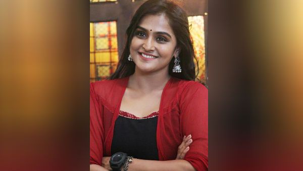 சத்தியமா இது பிளான் பண்ணாத லைவ்... இன்ஸ்டாகிராம் நேரலையில் நாளை மாலை 6 மணிக்கு !