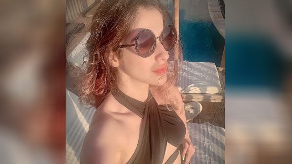 கேப்பாய்ங்கல்ல.. 'அதெப்படிங்க 2 மணிக்கு சூரியன் உதிக்கும்?' பிரபல நடிகையை கலாய்க்கும் ஃபேன்ஸ்!