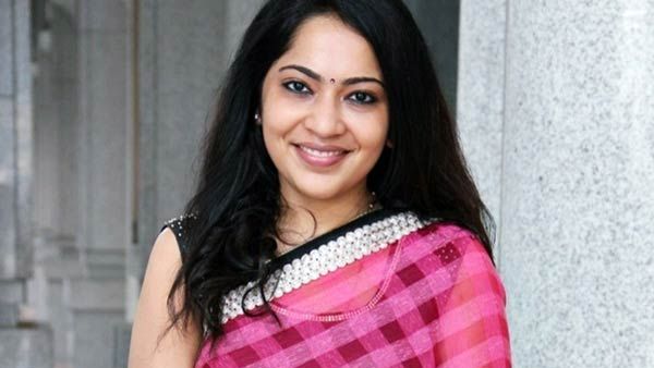 ஏன் என்னாச்சு இவருக்கு..? சோஷியல் மீடியாவுக்கு குட்டி பிரேக்... பிரபல நடிகை அதிரடி முடிவு!