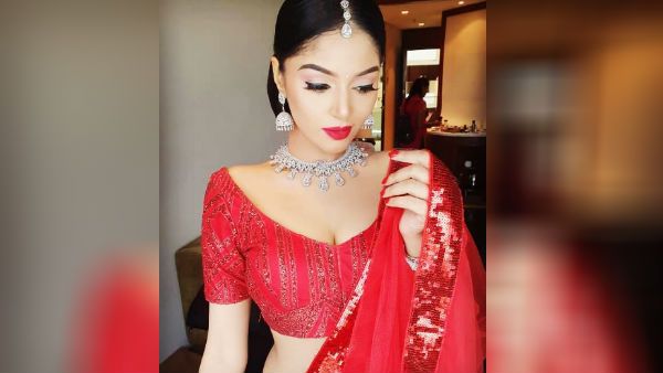 ரெட் ஸோன் ஹாட்ஸ்பாட்.. தர்ஷன் மிஸ் பண்ணிட்டாப்ல.. நடிகையின் போட்டோவை பார்த்து கிறங்கும் நெட்டிசன்ஸ்!