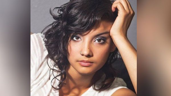 வெப் சீரிஸ்ல நடிச்சா இப்படியா.. ஃபுல்லா அந்தமாதிரி போஸ்தான்.. இன்ஸ்டாவை திணறடிக்கும் பிரபல நடிகை!