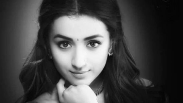 என்ன நாள் இது.. நடிகை திரிஷா வெளிச்சம் பாதி.. இருள் பாதி என வெளியிட்டிருக்கும் க்யூட் போட்டோ!