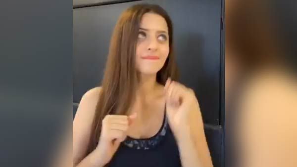 அழகாக ஆடவைக்கும் பாட்டு.. 'குட்டி ஸ்டோரி'க்கு இந்த ஹீரோயினும் டான்ஸ்.. லைக்ஸ் அள்ளும் நடிகை!