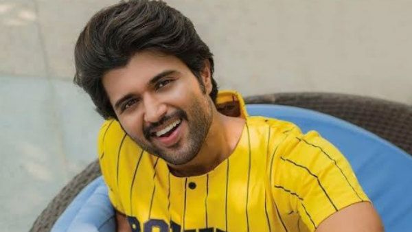 ஹேப்பி பர்த்டே விஜய் தேவரகொண்டா.. டிவிட்டரை தெறிக்கவிடும் ‘ரவுடி’ ரசிகர்கள்! #HBDVijayDeverakonda