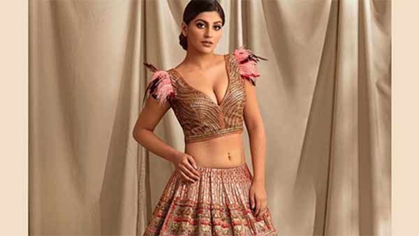 நோ மாராப்பு.. பாவாடை ஜாக்கெட்டில் உசுப்பேற்றிய பிரபல நடிகை.. ஹாட் போட்டோவை பார்த்து ஜொள்ளும் ஃபேன்!