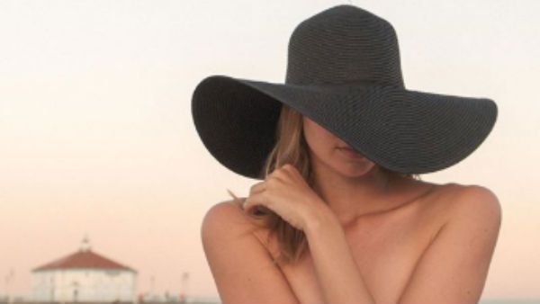 ஆடை ஒரு விஷயமே இல்லை.. நிர்வாணமாக யோகா செய்து அசத்தும் அழகிகள்.. இன்ஸ்டாவை கலக்கும் இமேஜஸ்!