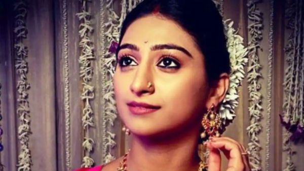 அறிகுறியே இல்லையாம்.. டிவி நடிகைக்கு கொரோனா பாதிப்பு.. குடும்பத்தோடு மருத்துவமனையில் அட்மிட்!