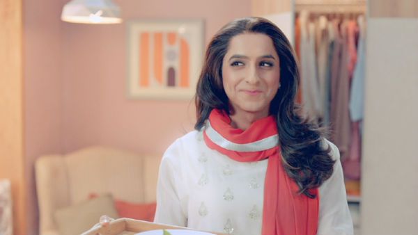 அப்பா, மகன், மருமகள்.. ஆத்தாடி அந்த பிரபல ஹீரோவா இது..? நம்பவே முடியலையே..? வைரலாகும் புகைப்படம்!