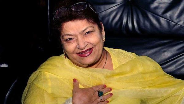 மூச்சுத் திணறல்.. மருத்துவமனையில் அனுமதி.. பாலிவுட் நடன இயக்குநர் சரோஜ் கானுக்கு கொரோனாவா?