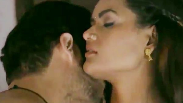 காட்மேன் மட்டுமல்ல.. அந்த மாதிரி காட்சிகளுடன் சர்ச்சையில் சிக்கிய வெப்சீரிஸ்.. வைரலாகும் சீன்ஸ்!