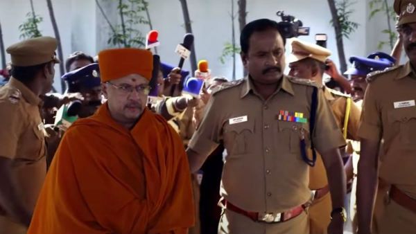 ஆபாசம்.. சர்ச்சை.. காட்மேன் வெப்சீரிஸ் விவகாரம்.. இயக்குநர், தயாரிப்பாளருக்கு போலீஸ் எச்சரிக்கை!