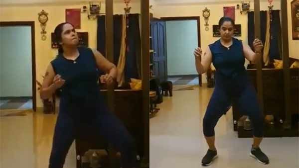 ஆங்கில பாடலுக்கு முன்னாள் ஹீரோயின் அசத்தல் டான்ஸ்.. அந்த ஹீரோ மாதிரி ஆடறீங்களே..புகழும் ரசிகர்கள்!