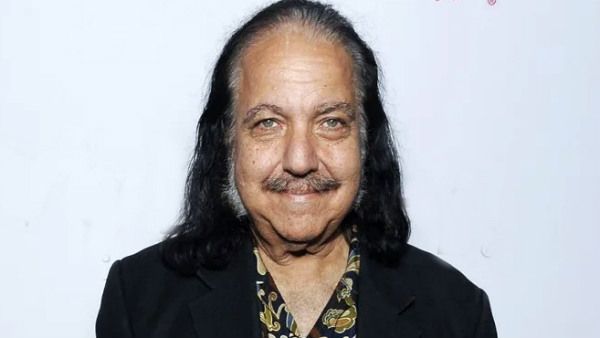 2000 படங்களில் நடித்தவர்.. முன்னணி ஆபாச பட நடிகர் மீது பாலியல் வன்கொடுமை புகார்.. திடீர் பரபரப்பு!