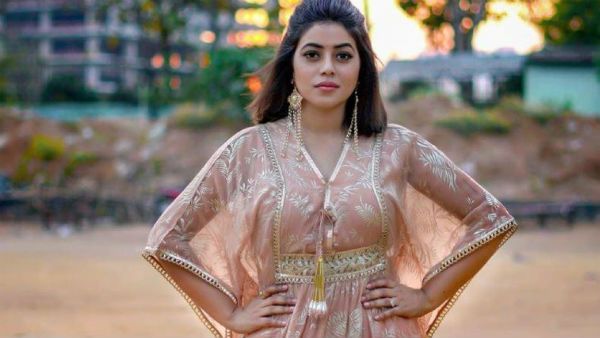 பிரபல நடிகையை ஏமாற்ற முயன்ற கும்பல்.. மோசடியில் சிக்கி ஏமாந்த 18 இளம் பெண்கள்..அதிர்ச்சித் தகவல்!