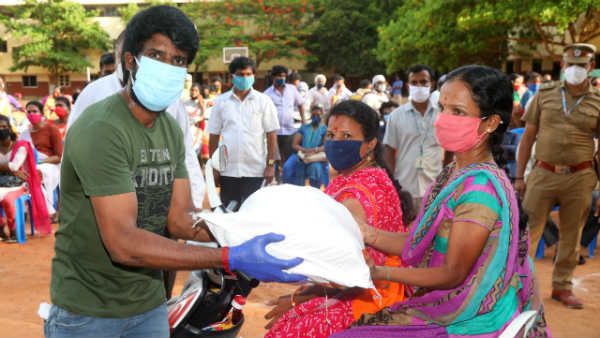 திருநங்கைகள்.. மாற்றுதிறனாளிகளுக்கு நடிகர் சூரி நிவாரண பொருட்களை வழங்கினார்!