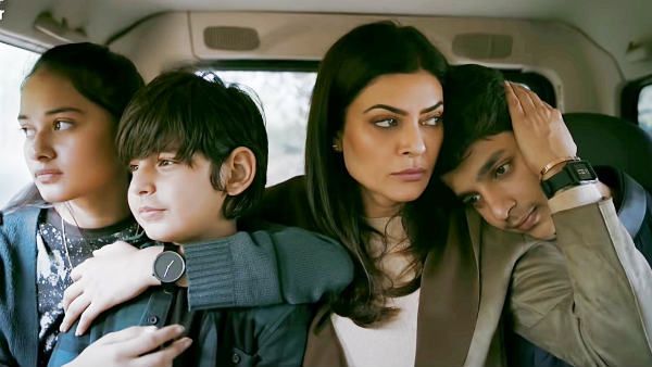 வாவ்.. கம்பேக் கொடுத்த சுஷ்மிதா சென்.. குடும்பத்துக்காக.. எந்த எல்லைக்கும் செல்வாள் இந்த ஆர்யா!