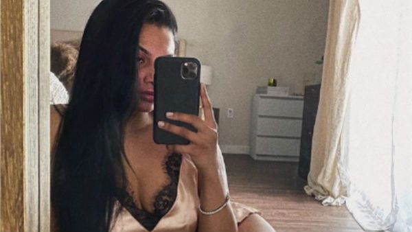 அமெரிக்காவில் இருந்து அப்படி இப்படி போட்டோ.. 'மாடர்ன் சில்க்'கிடம் அந்த கேள்வியைக் கேட்ட ரசிகர்!