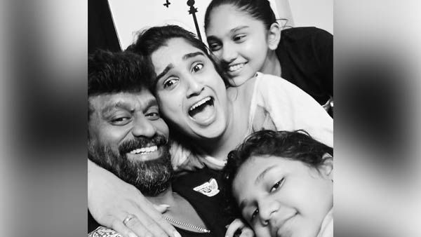 எலிசபெத்துக்கு எரிச்சலை ஏற்படுத்துவதா..? குடும்ப செல்ஃபி வெளியிட்ட வனிதாவை விளாசும் நெட்டிசன்ஸ்!