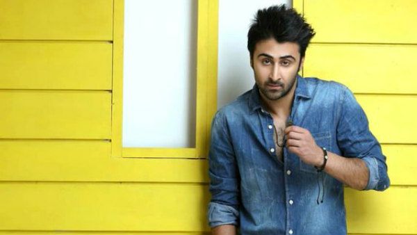 மாரடைப்பு.. பிரபல ஹீரோ போலவே அச்சு அசல் தோற்றம் கொண்ட மாடல் திடீர் மரணம்.. ரசிகர்கள் அதிர்ச்சி!