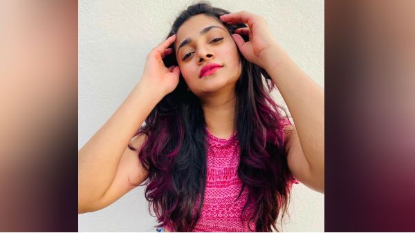 அது ஏன் ஆத்தா வாயில அவ்வளவு மைய்யி.. கவுண்டமணி ரேஞ்சில் லாஸ்லியாவை கலாய்க்கும் ரசிகர்கள்!