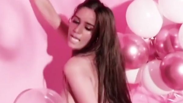 பப்பி ஷேமாக பிரபல நடிகை.. பலூன்களை வைத்து அரைகுறையாக மறைத்து அட்டகாசம்.. வைரலாகும் வீடியோ!