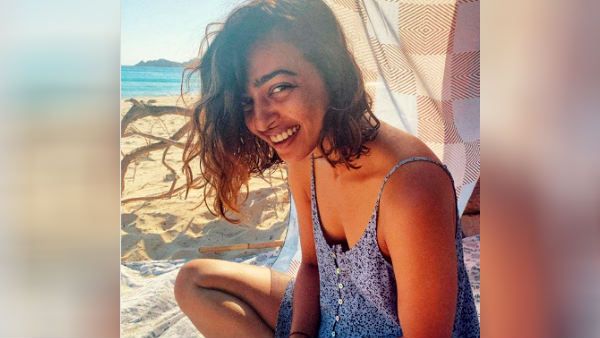 'அதை' அணியாமல் பீச்சில் தலைவிரி கோலமாய்.. ரஜினி பட நடிகையின் பகீர் போட்டோ!